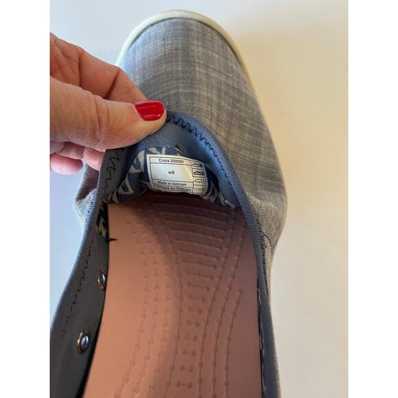 Crocs | Women's Size 9 Busy Day Slip-ons - Picture 4 of 10